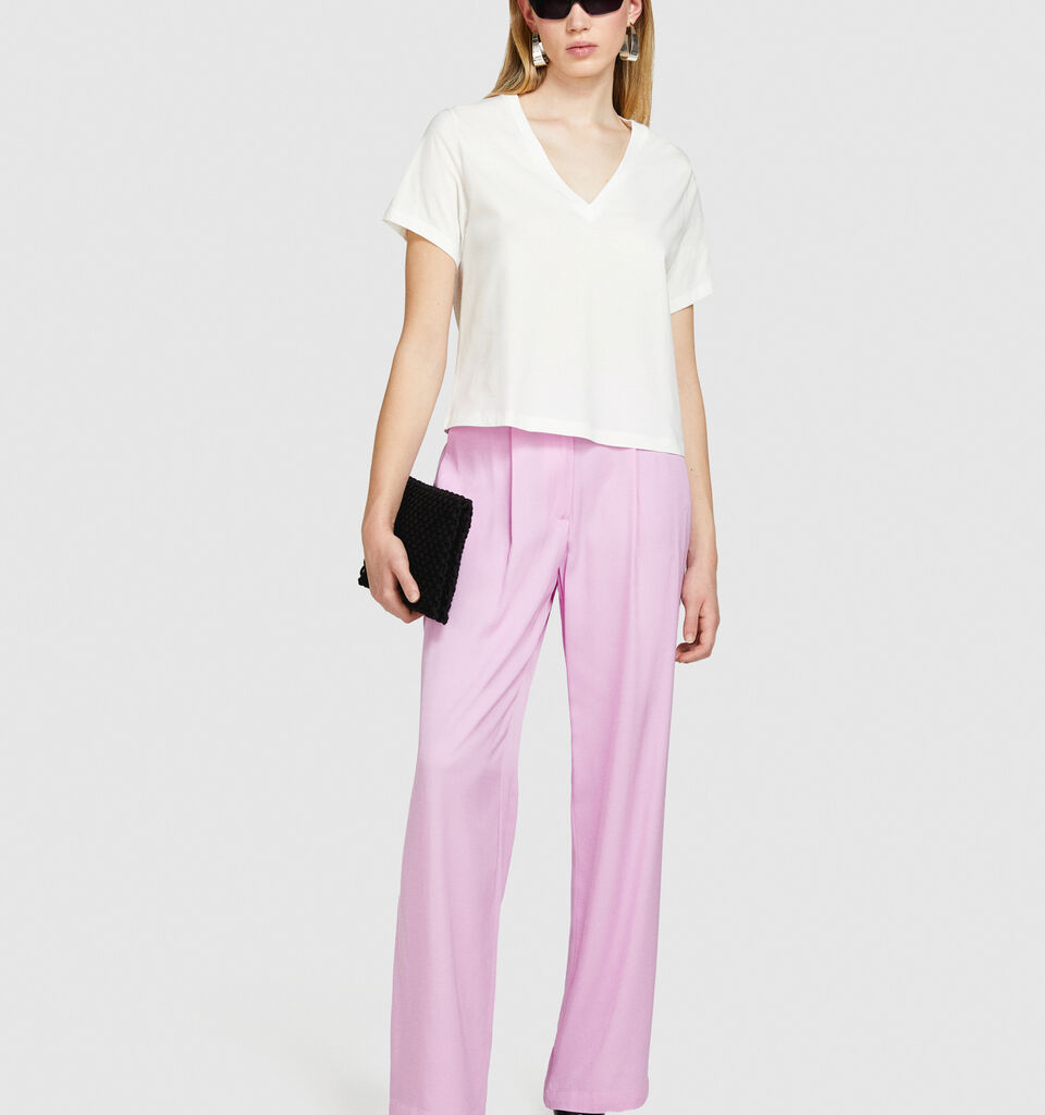 T-shirt with V-neck in 100% organic cotton - women's short sleeve t-shirts - White | Sisley image number 1